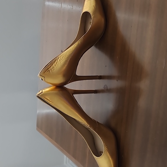 Sam Edelman Gold Stiletto Pumps - Picture 2 of 8